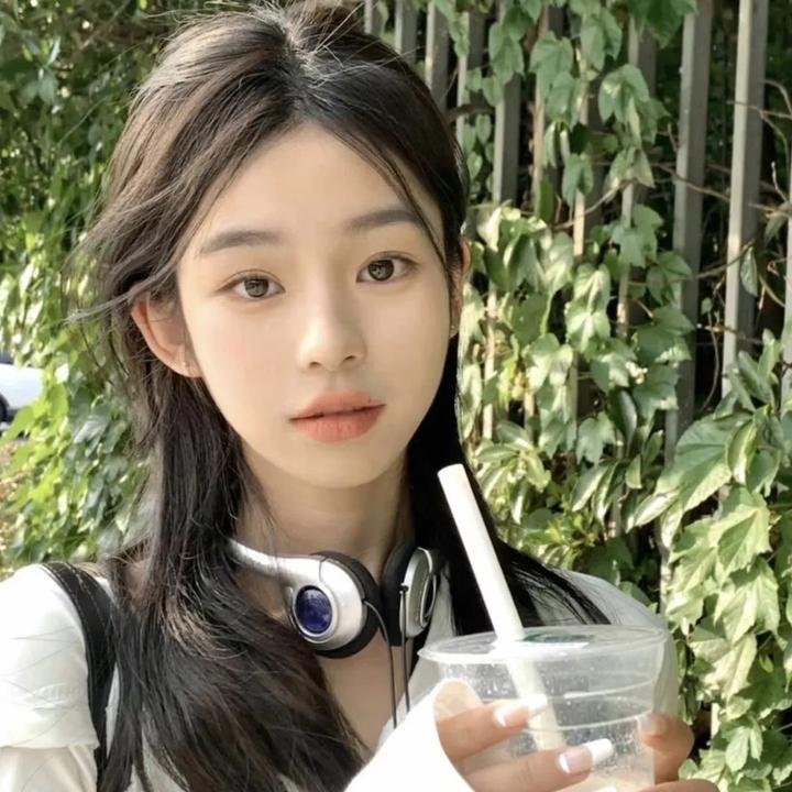 明天，我会成为谁的女友